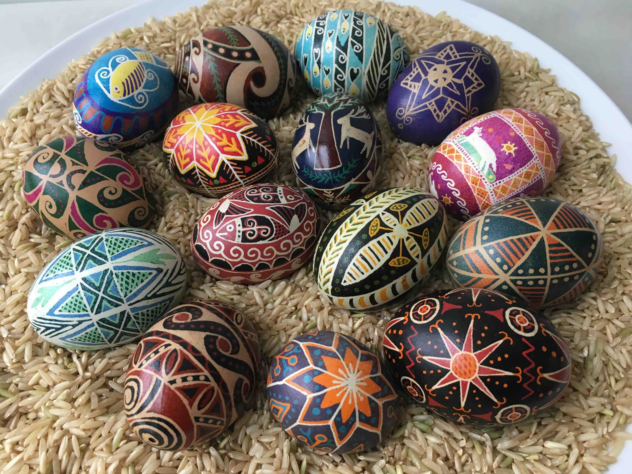 Picture of Decorated Eggs in bowl of rice